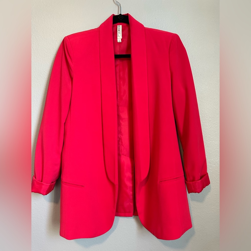 Mural Fuschia Boyfriend Cut Blazer (size Small)